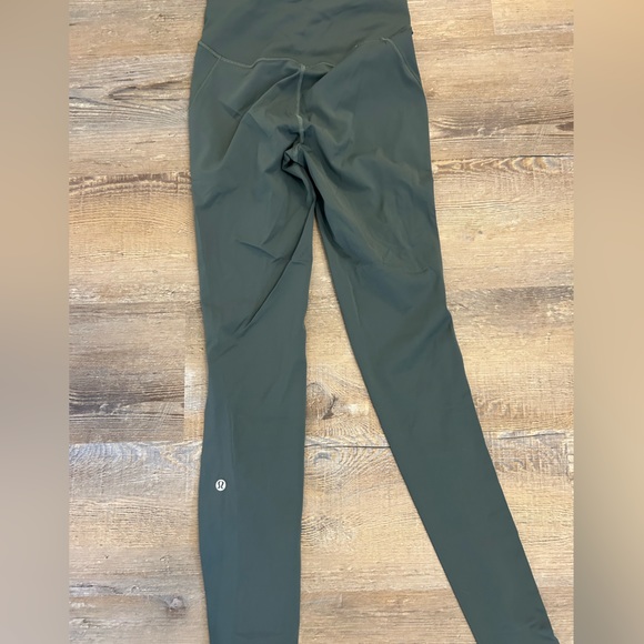 Lululemon never worn before green leggings size 4 length 28 - Picture 2 of 3